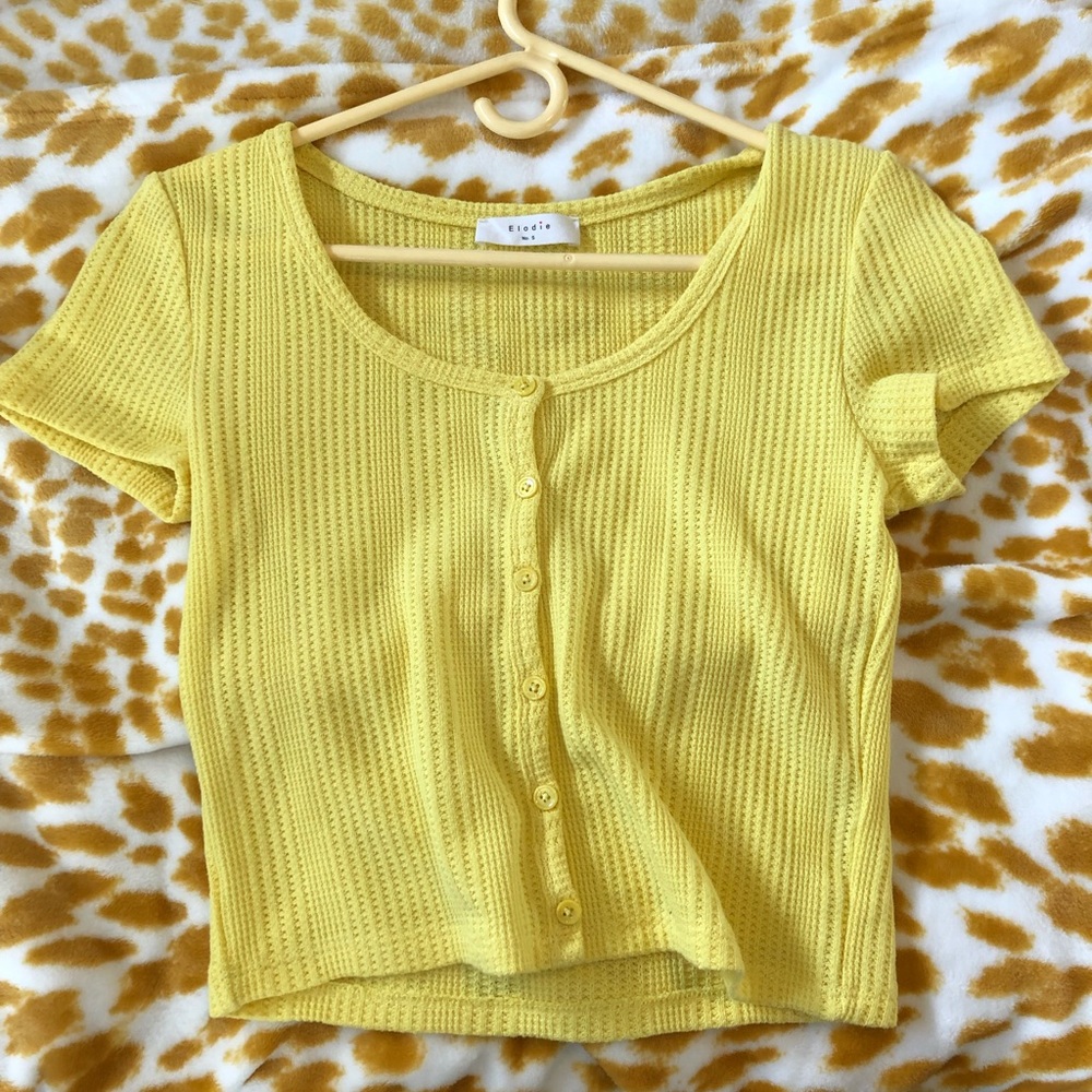 Yellow crop top💛